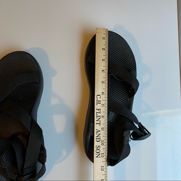 Chaco Men Size 13 Black Strap Summer Sandals - Picture 7 of 10